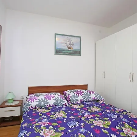 App For 5 Persons, Big Terrace, 2 Bdr, 299 Rabac