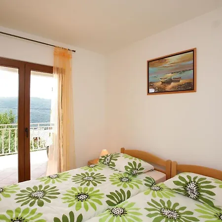Apartment App For 5 Persons, Big Terrace, 2 Bdr, 299 Rabac