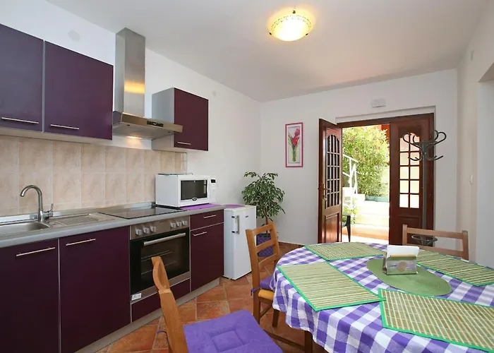 App For 5 Persons, Big Terrace, 2 Bdr, 299 *