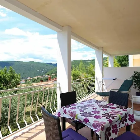App For 5 Persons, Big Terrace, 2 Bdr, 299 * Rabac