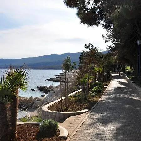 Apartment App For 5 Persons, Big Terrace, 2 Bdr, 299 *