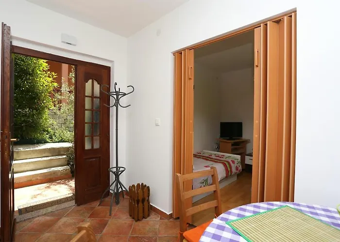 App For 5 Persons, Big Terrace, 2 Bdr, 299 *