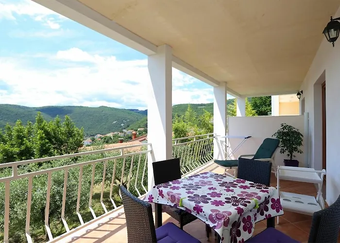 App For 5 Persons, Big Terrace, 2 Bdr, 299 * Rabac