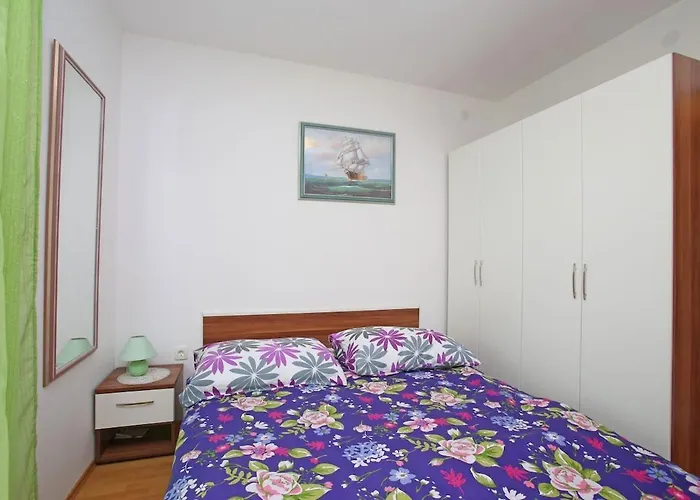 App For 5 Persons, Big Terrace, 2 Bdr, 299 Rabac